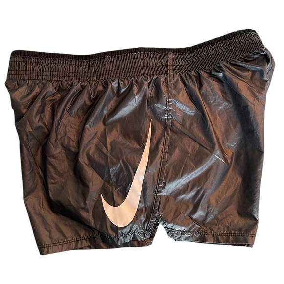 Nike Swoosh Run women’s running shorts size medium - Picture 4 of 15